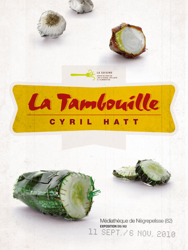 Concombres, oignons, ail, tout de papier vêtus… Flyer de Yann Febvre pour l'exposition de Cyril Hatt “La tambouille” au centre d'art et de design La cuisine.