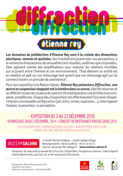De la lumière à l'œuvre. Flyer de l'exposition de Étienne Rey “Diffraction” à la Maison Salvan, par Yann Febvre.
